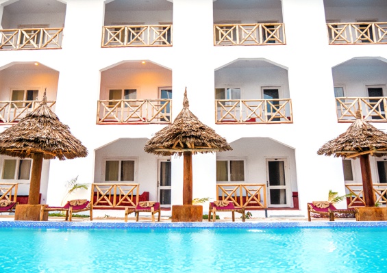 Combiné AHG Sun Bay Mlilile Beach Hotel 4* + Safari 2 nuits dans la réserve de Selous en avion Combiné AHG Sun Bay Mlilile Beach Hotel 4* + Safari 2 nuits dans la réserve de Selous en avion